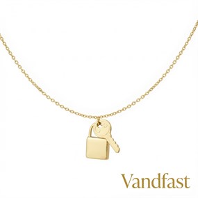 Layered Necklace Pearl & Lock